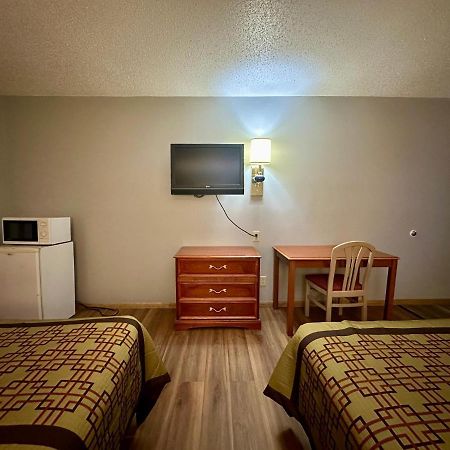 Thunderbird Motor Inn Baraboo Extérieur photo