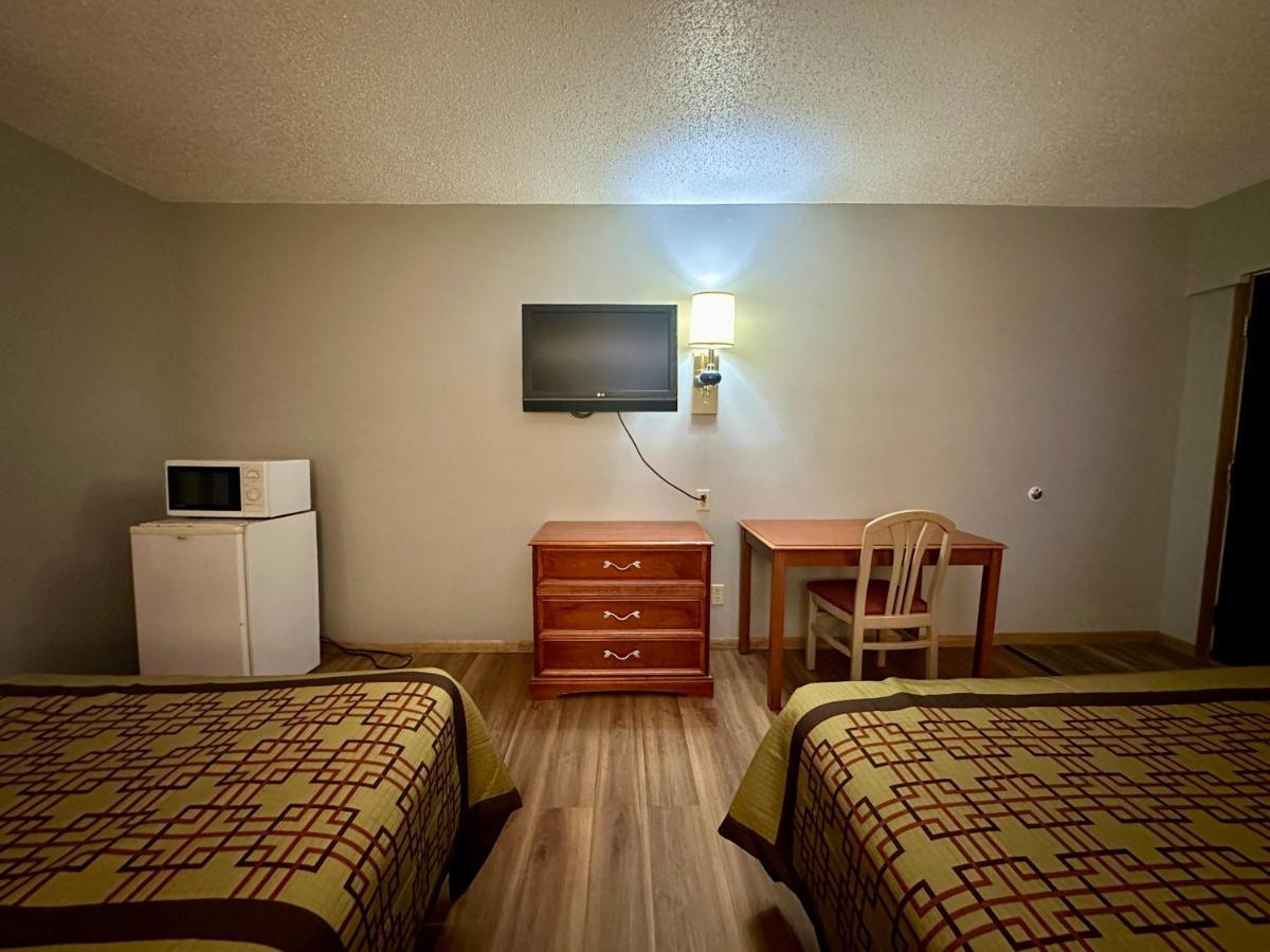 Thunderbird Motor Inn Baraboo Extérieur photo